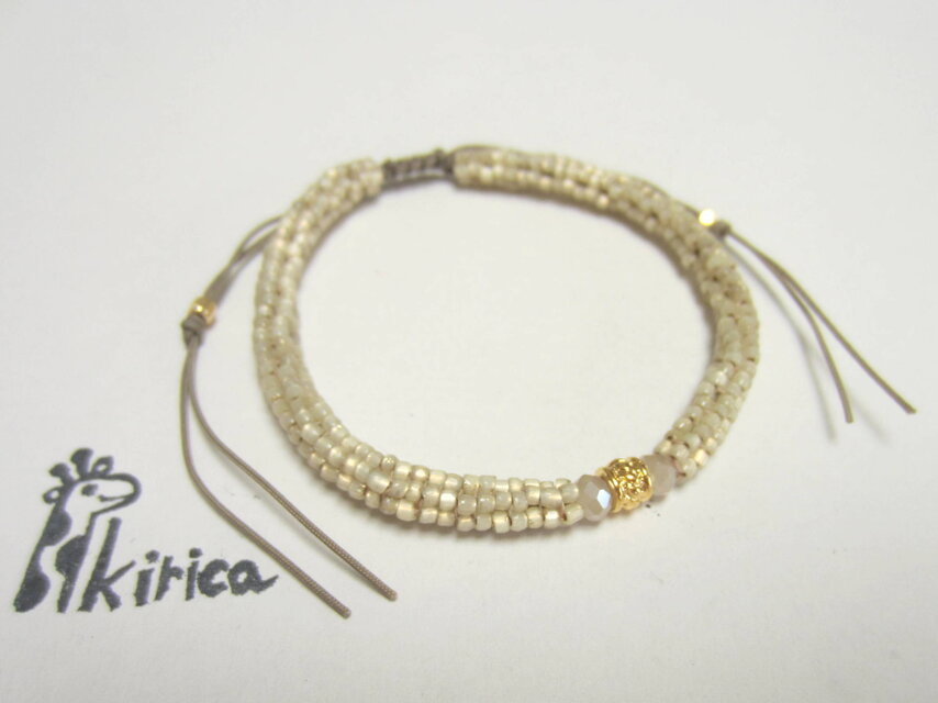 ゴールドベージュのスライドチューブバングル(受注製作)