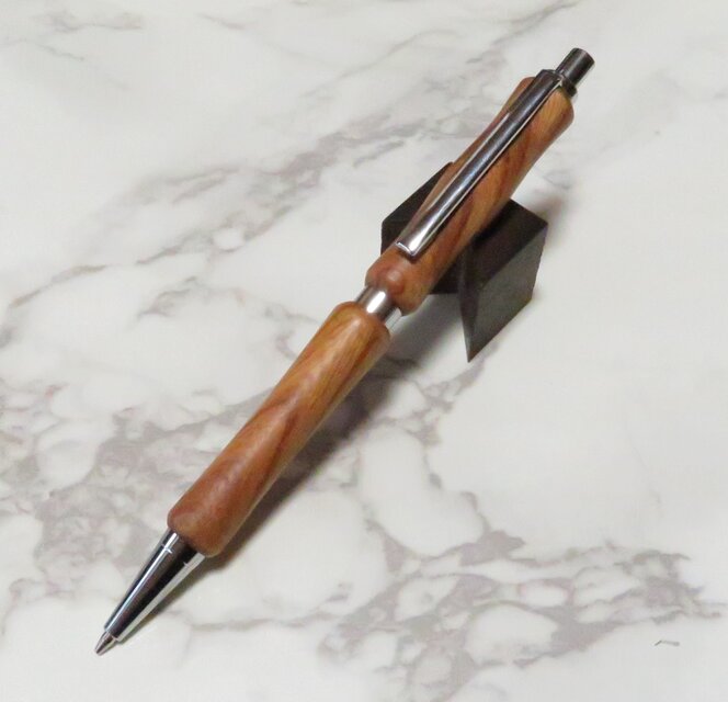 ケヤキの木で作った手作りシャープペン