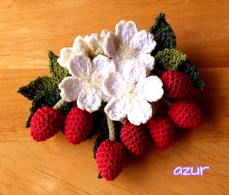 桜とサクランボのコサージュ | iichi 日々の暮らしを心地よくする