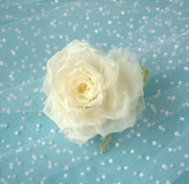 2種シルク使いの巻き薔薇 ばら 白 * コサージュ 髪飾り