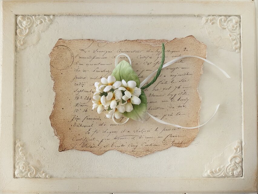 染め花のすみれのコサージュ(オフホワイト)