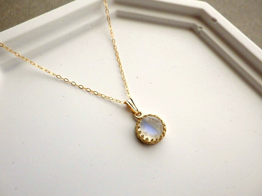 【ルース指定】クラウンシリーズ ■ プチペンダント 14KGF ■ ホワイトラブラドライト（レインボームーンストーン）