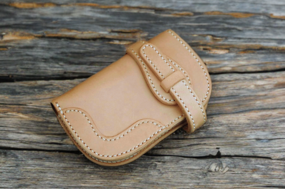 本革サドルレザーの折財布（バイカーズハーフ）【受注製作】