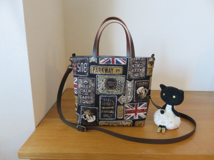 英国アンティーク柄のショルダートートバッグ