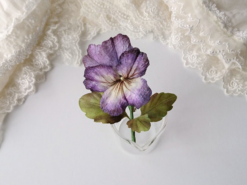 パンジーの布花ブローチ【紫】コサージュ