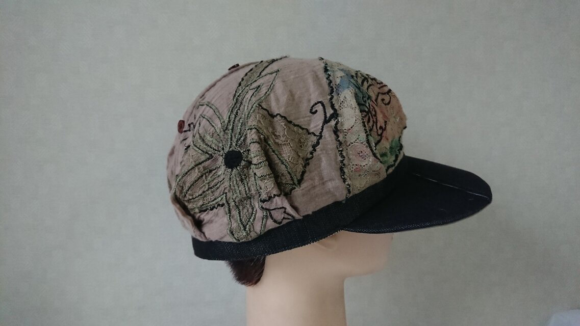 魅せる帽子☆インド綿刺繍とブラックデニムのリバーシブルキャスケット