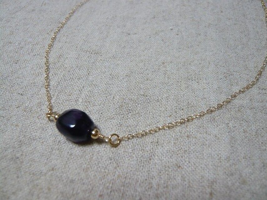 アメジストとゴールドビーズのネックレス
