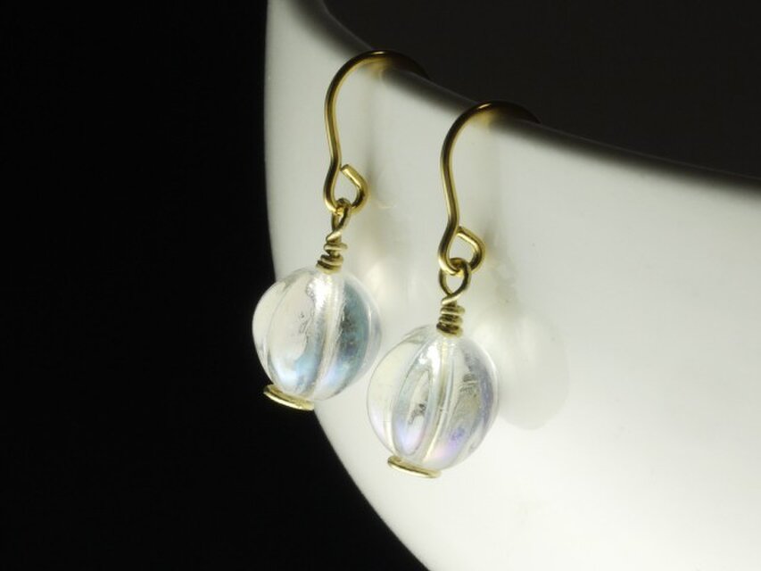 チェコ・メロンビーズの一粒ピアス　めらめら