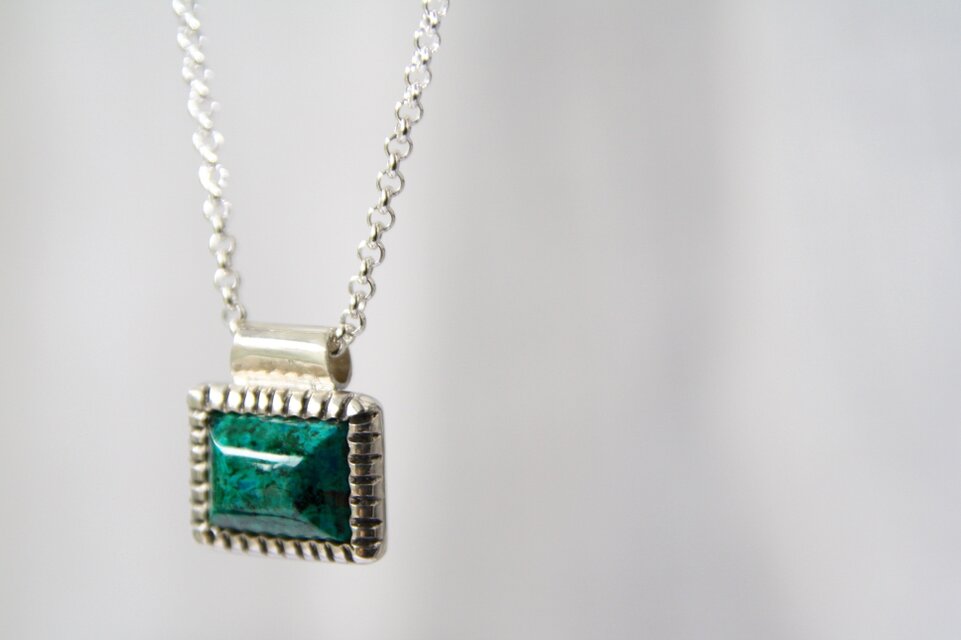 クリソコーラ　svネックレス