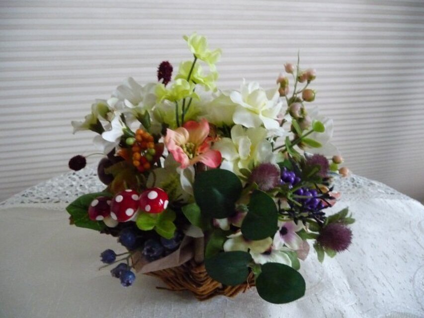 sold　　秋の花かご(小)