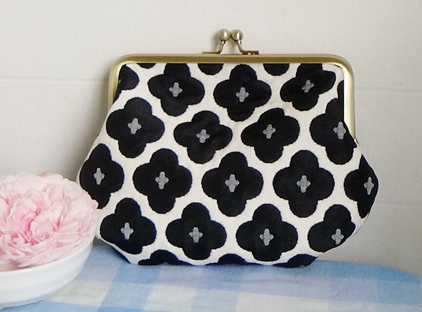 フランス生地　がま口ふっくらポーチ