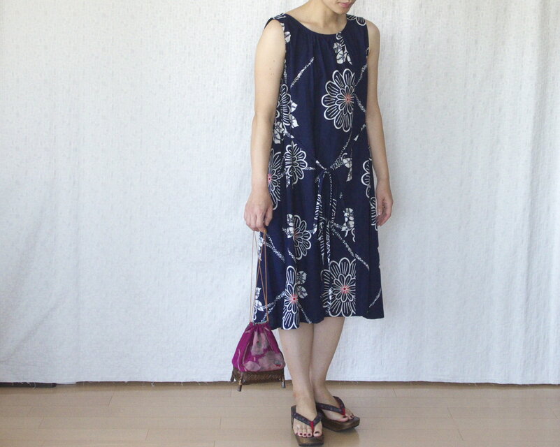 Aラインノースリーブワンピース