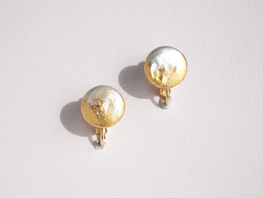 金箔とパールのイヤリング／moon／受注生産