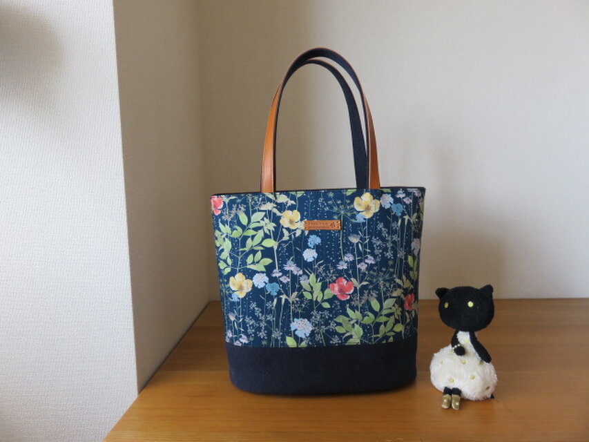 リバティ　イルマとバイオウオッシュ８号帆布の楕円底トートバッグ