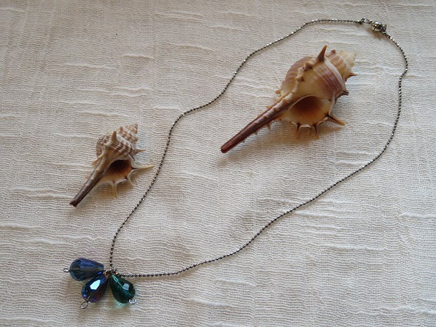 ブルーグラスのしずくカットのネックレス（送料無料）