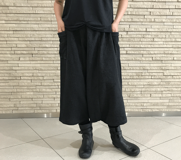 再6！丈が選べる、ワッフルコットン、やわらかとろみ素材のおとなサルエルパンツ、ブラック