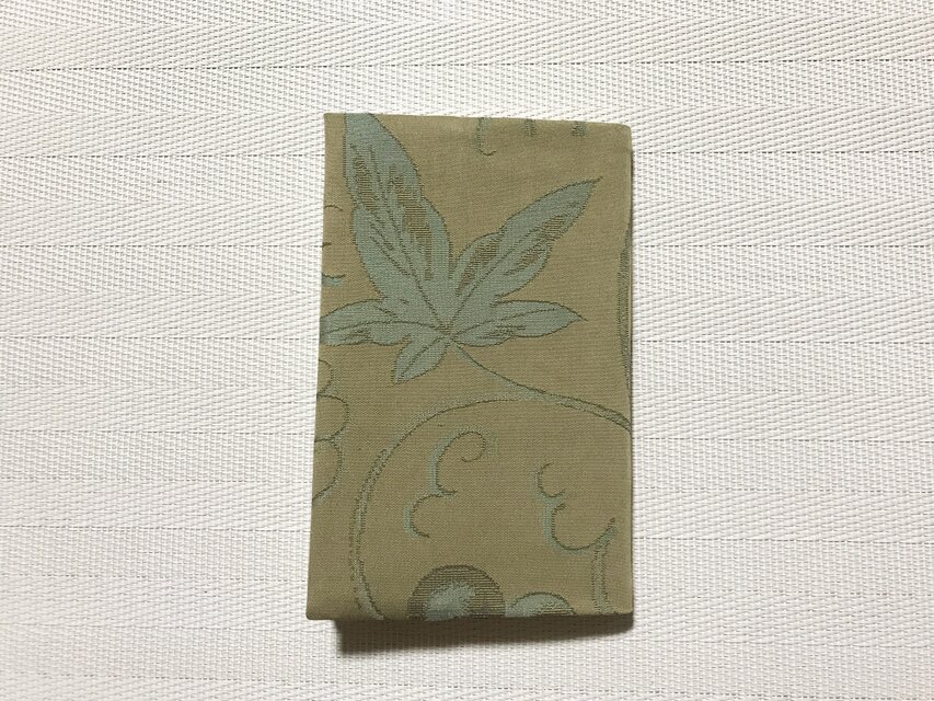 ブックカバー 新書本用　ベージュ×グリーン ぶどう唐草柄