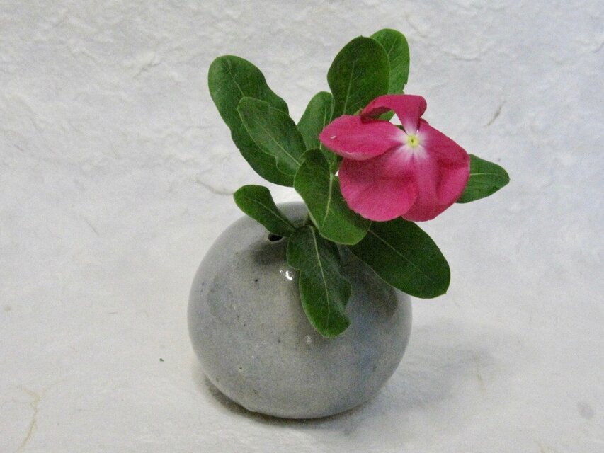 陶器 マイクロ一輪挿し 球型　青灰釉【190810】