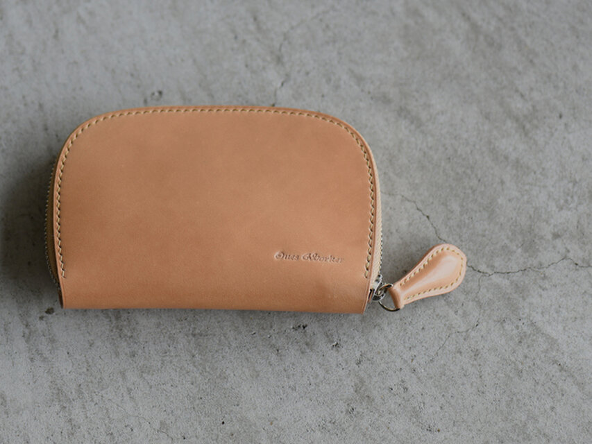 【カラーオーダー対応】コードバン ミディアムサイズ ラウンドファスナーウォレット【ナチュラル】手縫い