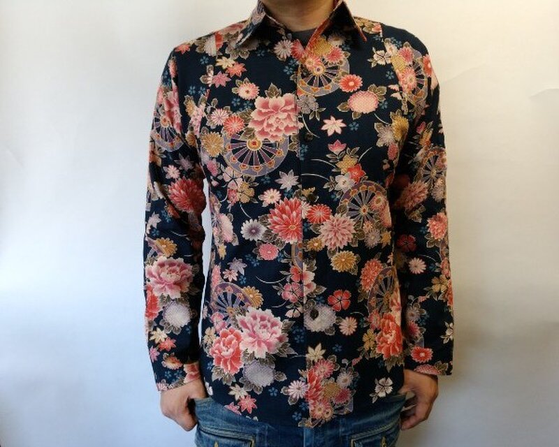 長袖和柄シャツ（源氏車華文様）