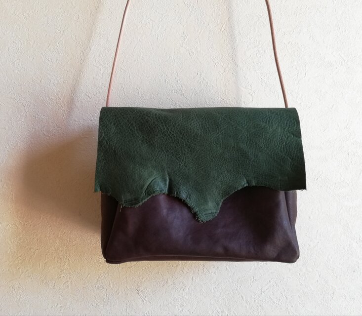 大人の虫かごショルダー　オイルシュリンク　チョコ✗グリーン