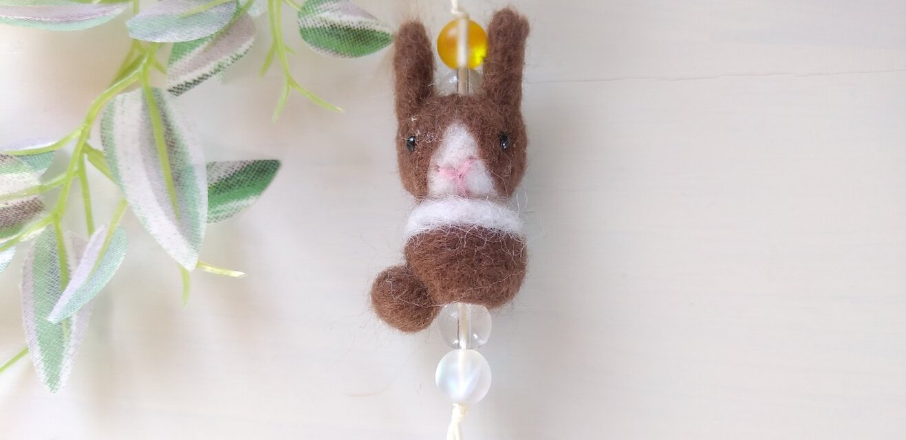 うさうさストラップ*ダッチ*チョコレート*ガラスビーズ