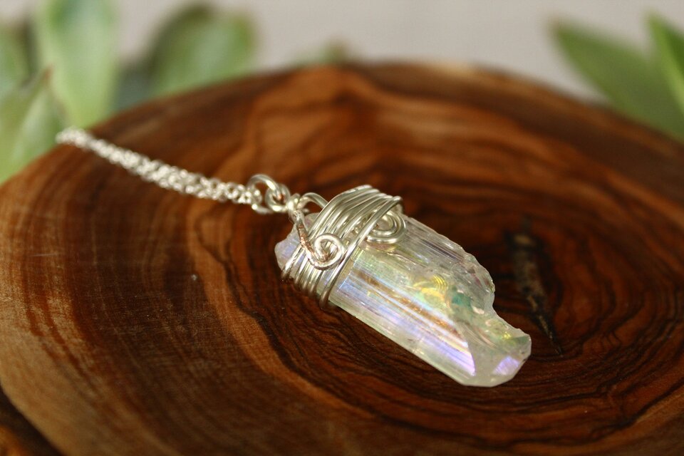 エンジェルオーラダンビュライト　真の至福へ目覚めさせる、天使の石