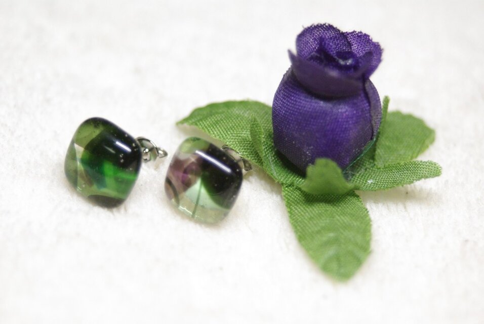 ホワイトスターポップ　ミルフィオリのガラスピアス