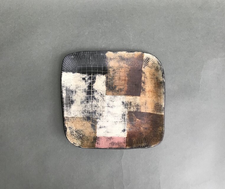 化粧掻き落とし文様　皿94