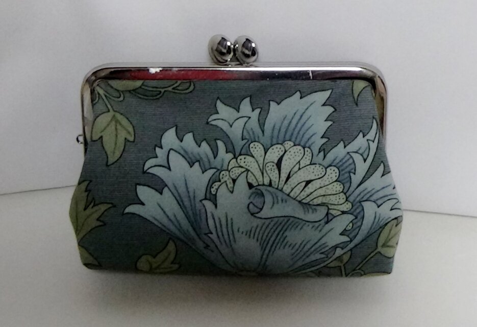 ウイリアムモリス　アネモネ　がま口ミニポーチ