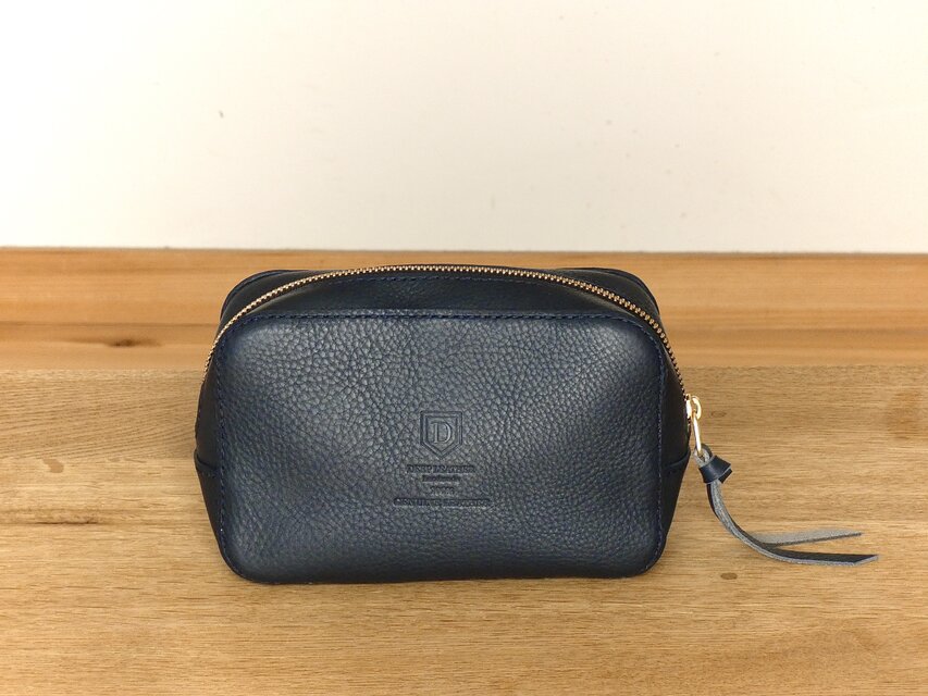 イタリア革のポーチ／ネイビー