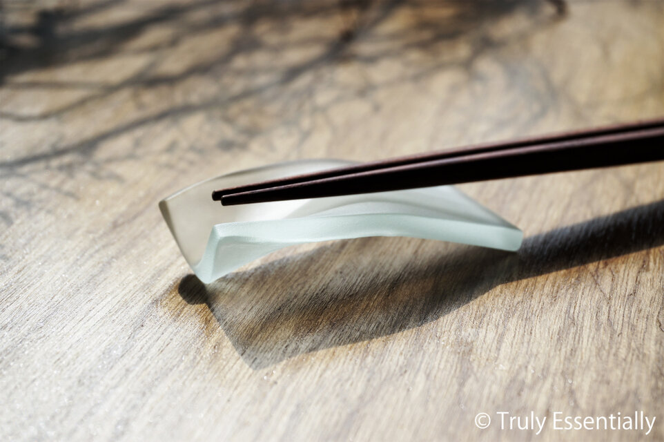 【５個セット】● つや消し透明ガラスの箸置き -「 かくいガラス 」● 長方形