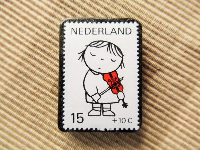 オランダ　童話切手ブローチ5527