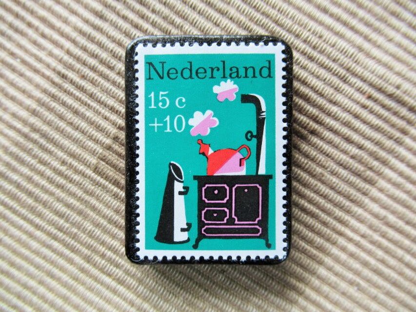 オランダ　切手ブローチ5528