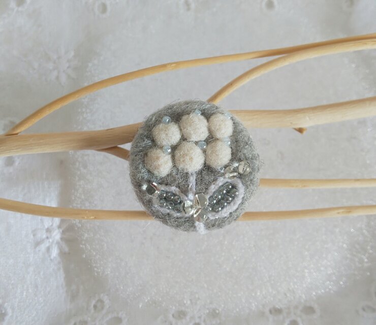 フェルトブローチ(fleuriste f)