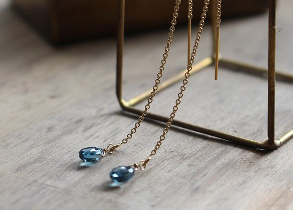 ロンドンブルートパーズ＜AAA＞のロングピアス（K14GF）