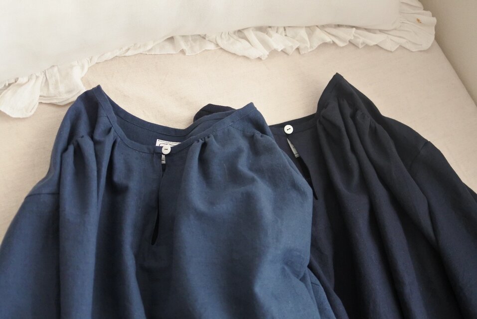 1つボタンギャザーワンピース　濃紺