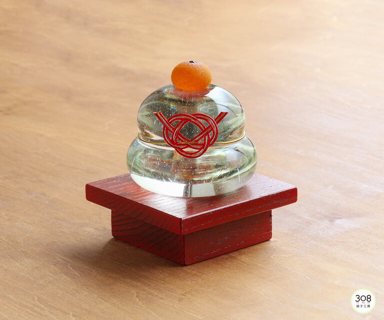 つやつやガラスの鏡餅　赤