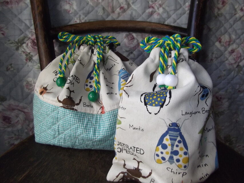 【入園準備】虫柄のお弁当袋とコップ入れ