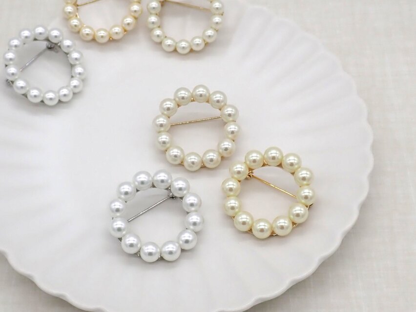 パールのサークルブローチ【ホワイト・ナチュラル・クリーム】