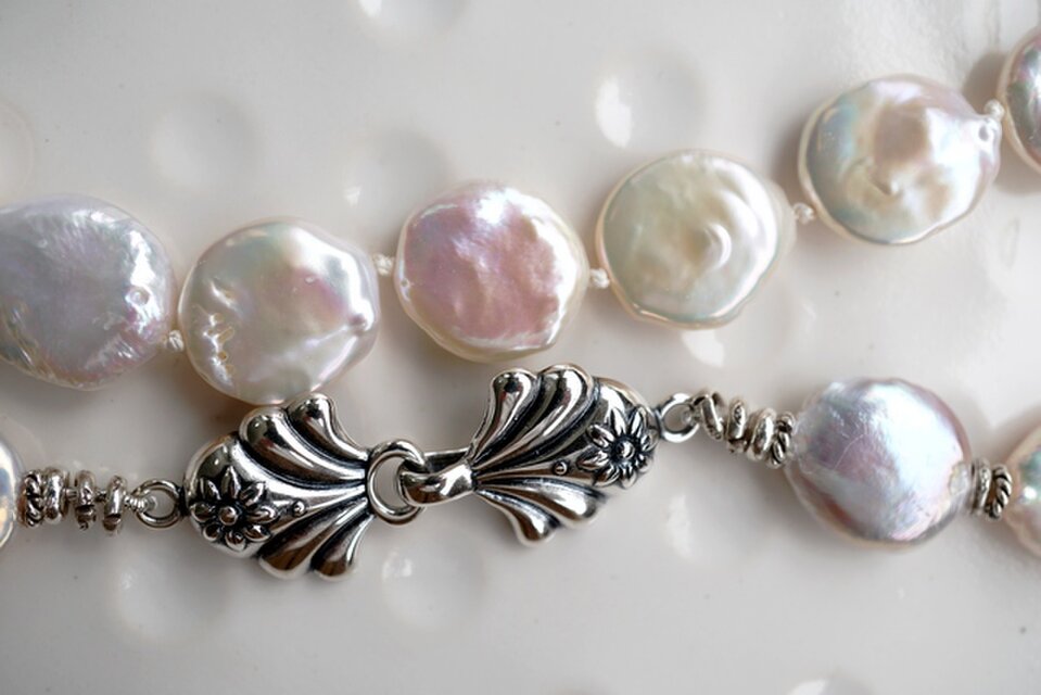 コインパールと美しいフックのネックレス