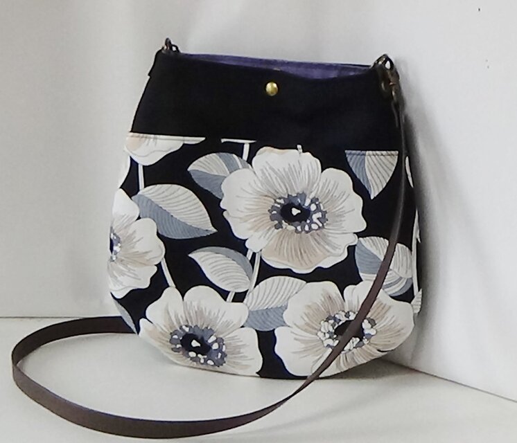 サコッシュ風ポーチバッグ　帆布　ベラブラッドリー