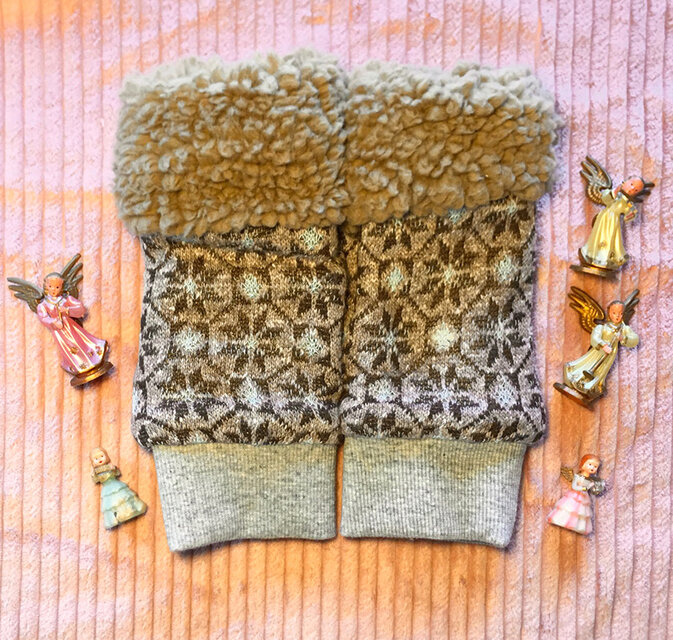 送料無料　ふわくしゅハンドウォーマー  ラトビア・ジャガード　ショコラ＋ふわもこ生地カフェオレ