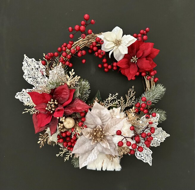 Poinsettia Xmas wreath