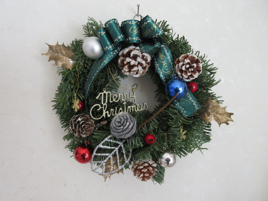 オレゴン州のモミの木のリース　グリーンクリスマスリボン　20センチ