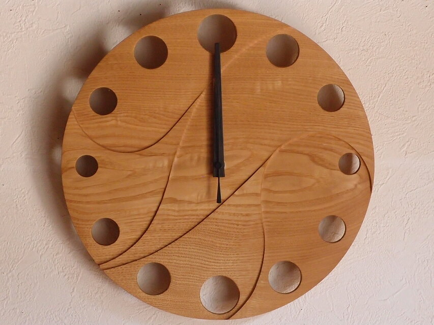 無垢の木の電波掛け時計　くり　００６９
