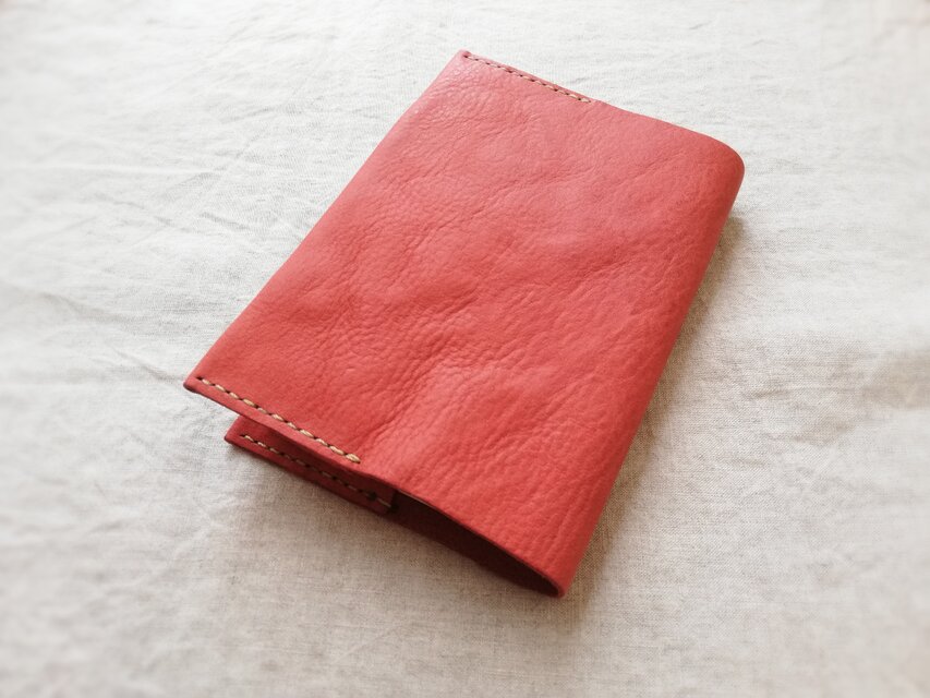 ブックカバー　オイルシュリンクレザー　くすみレッド