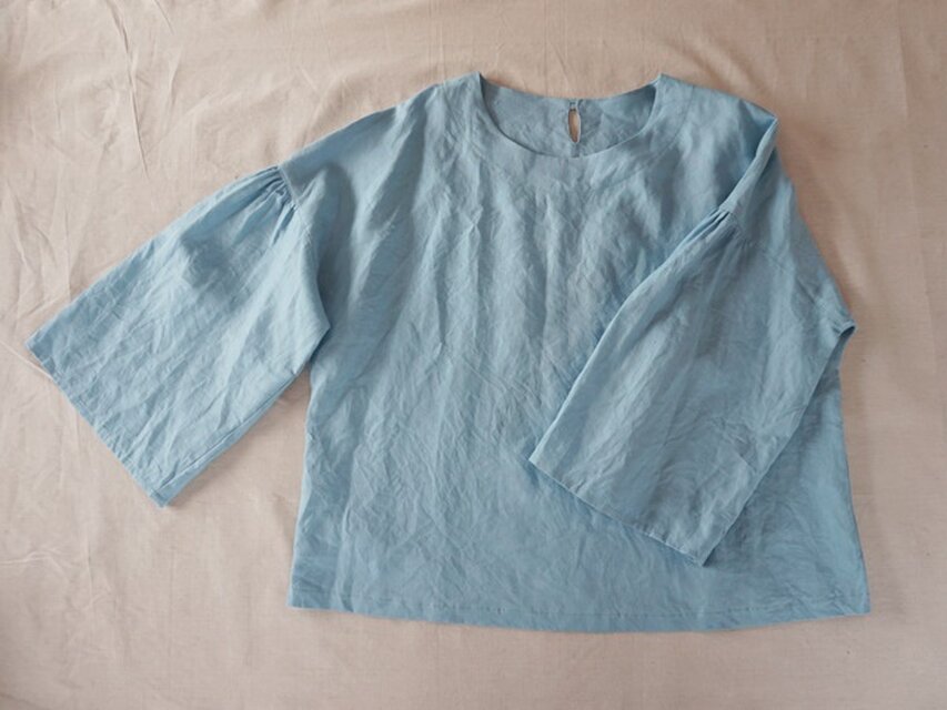 リネン・ギャザーフレアスリーブ・ブラウス