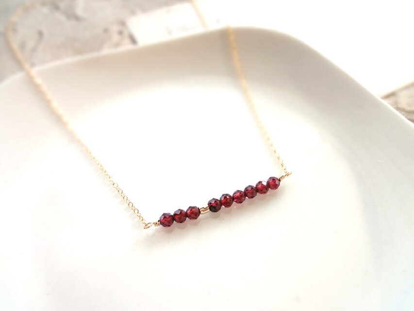 ガーネットのネックレス ■ ボーダーラインデザイン ■ 14KGF