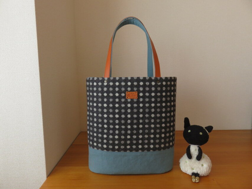 シゲミ様ご依頼品　ドットウール生地とバイオウオッシュ８号帆布の楕円底トートバッグ